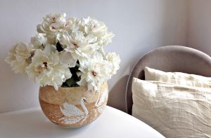 REFLECTIONS eggshell mosaic vase